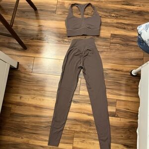 Buffbunny Collagen Set in Mocha (Bra: Small, Leggings: XS)